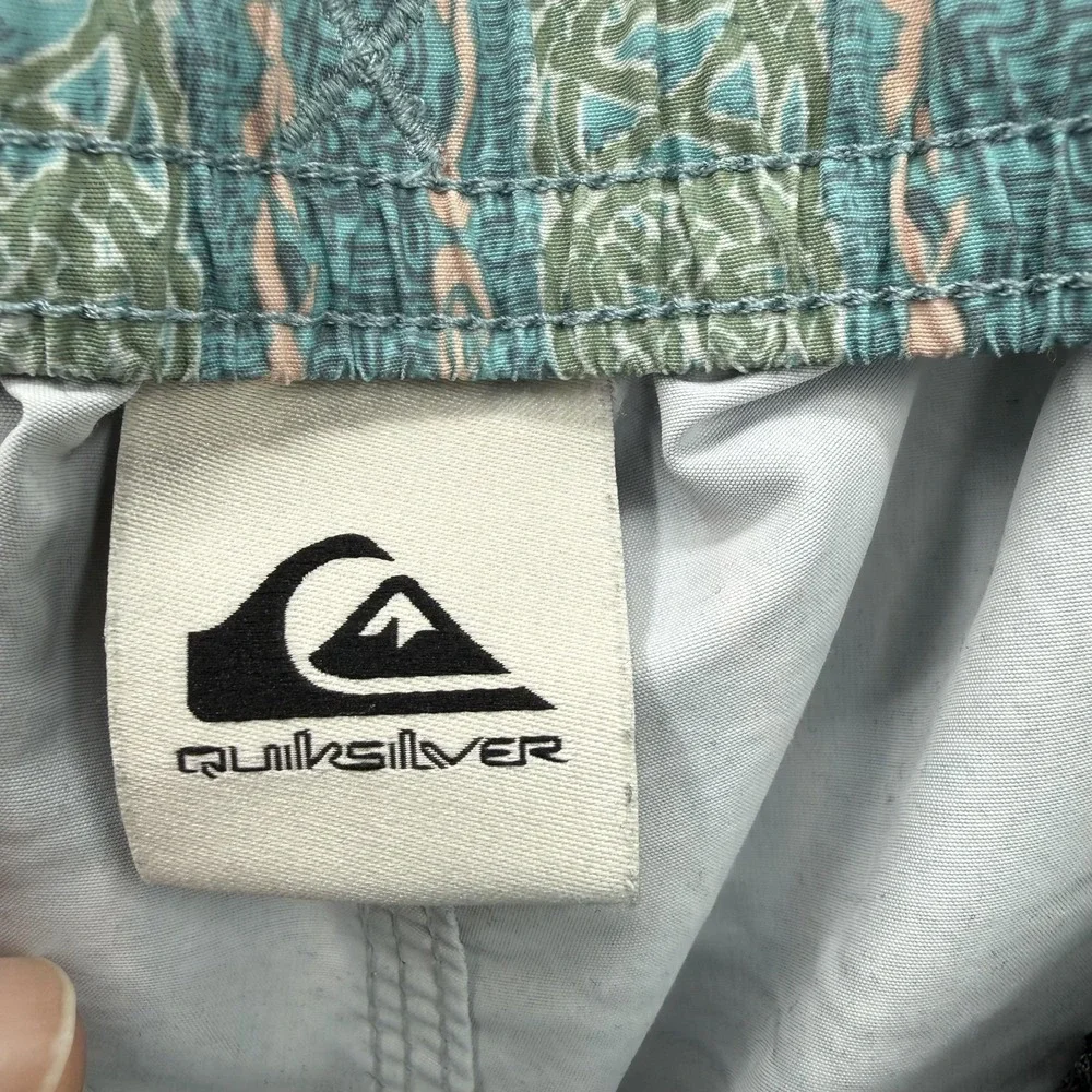 Quiksilver Swim Shorts Mens Medium Blue Striped Trunks UnLined Drawstring Beach - Picture 3 of 8